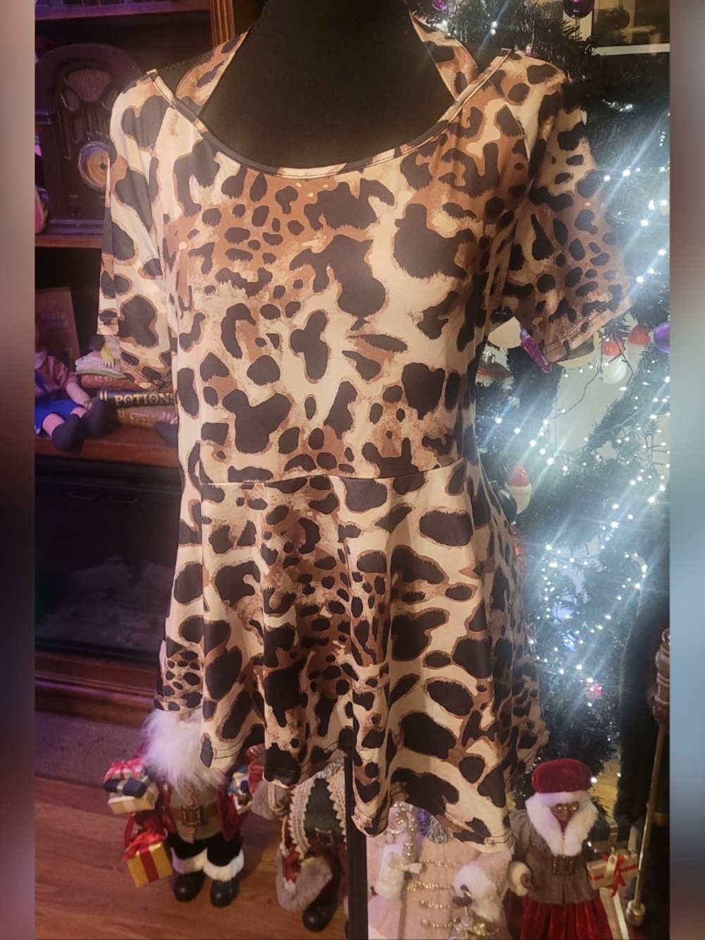 Leopard Print Scoop Neck Top L
